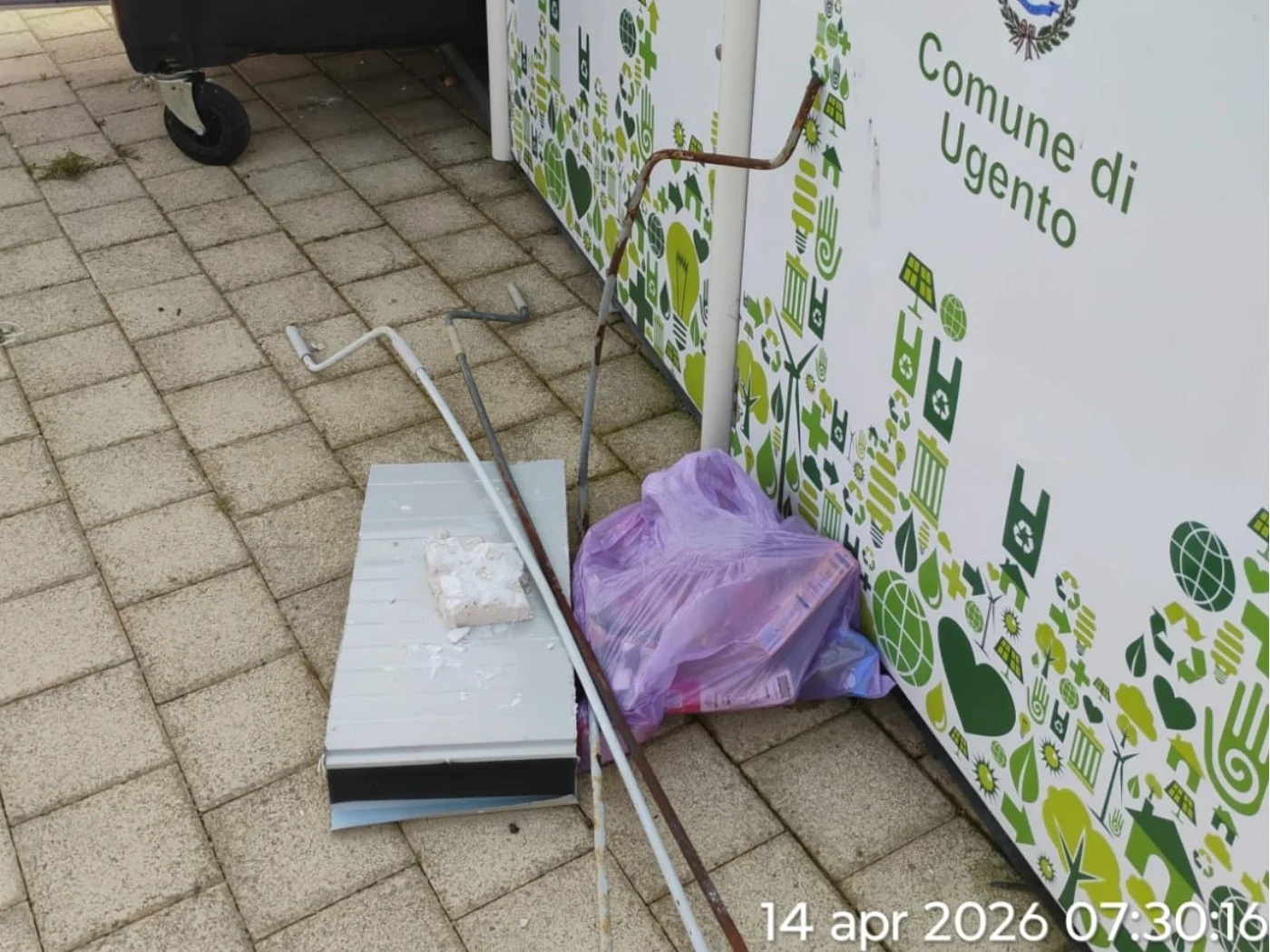 L’isola ecologica non è un punto di abbandono