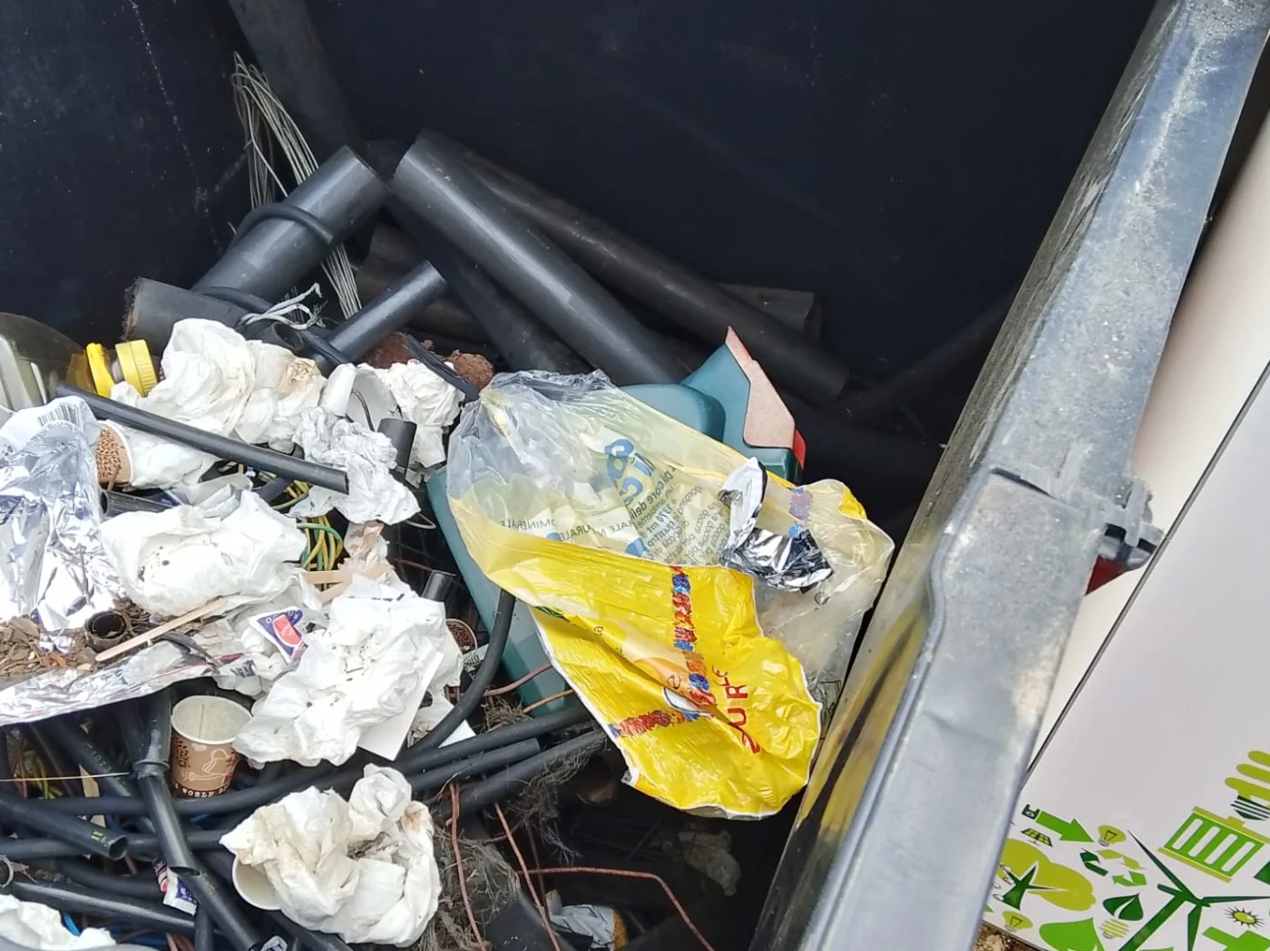 I materiali estranei rovinano la raccolta differenziata