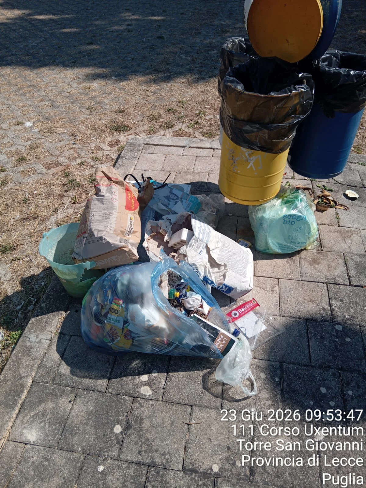 Ancora inciviltà sui cestini pubblici: un danno all'ambiente e all'immagine del nostro Comune