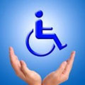Mani che accolgono icona disabile